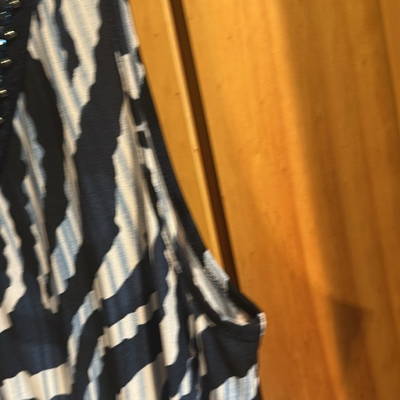 Jennie & Marlis Blue and White Zebra Print Beaded Women's Top - Picture 7 of 8